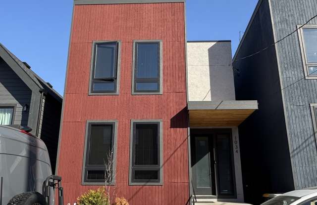 1034 East Missouri Avenue