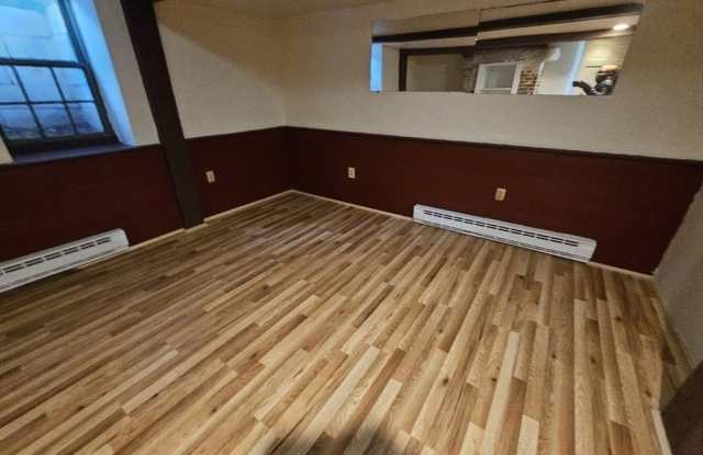 54 Fox Street unit: 1