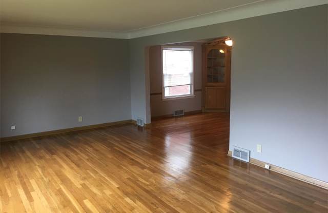 2381 warrensville center rd. - up