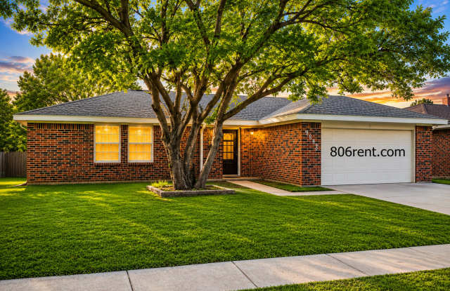 Three Bedroom in Southwest Lubbock - Great Location!