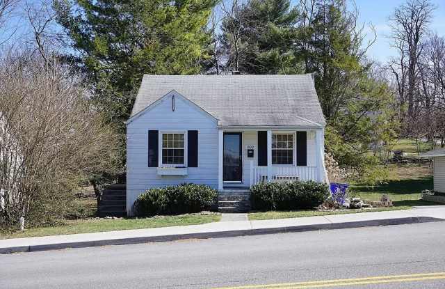 Photo of Three Level Home Near Campus