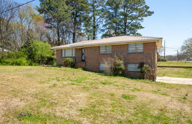 100 Woodland Dr - 100 Woodland Drive, Adamsville, AL 35005