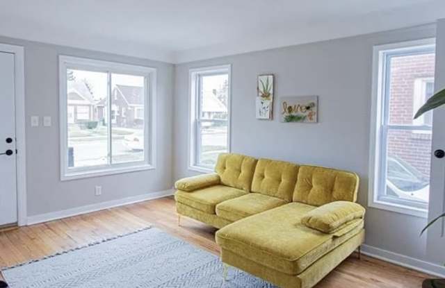 20912 Universal Avenue