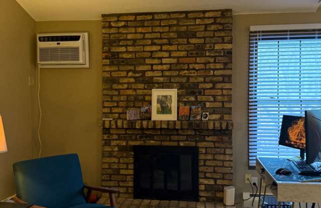 Spacious 2 bedroom in Hopkins