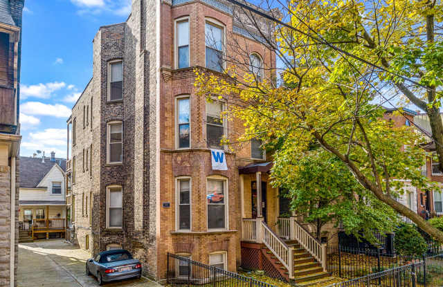 849 W Wellington Ave