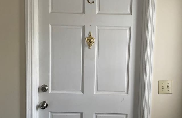 2bd/1ba Condo Located in Forest Acres