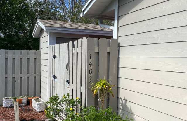 SPACIOUS, FIRST FLOOR CONDO WITH BIG FENCED IN PATIO IN THE LOVELY COMMUNITY OF QUAIL RIDGE!