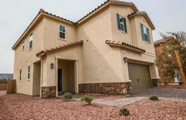 Energy-Efficient Gated Home Near Cornerstone Park!