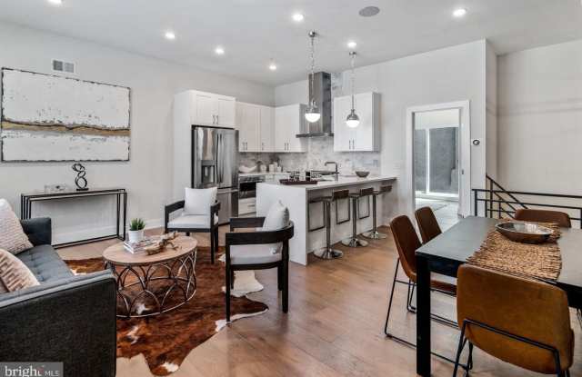 Photo of 1910 BROWN ST #1