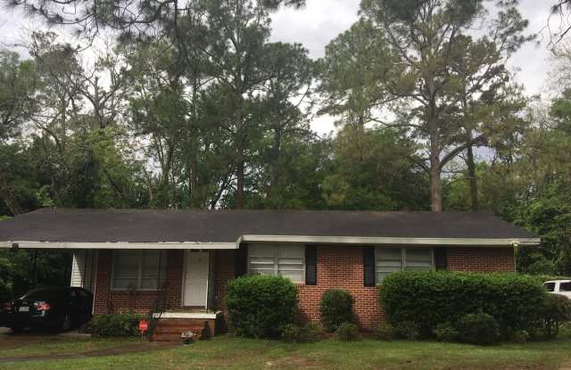 3/1.5 Home Walking /Biking Distance to FSU - 216 North Lipona Road, Tallahassee, FL 32304