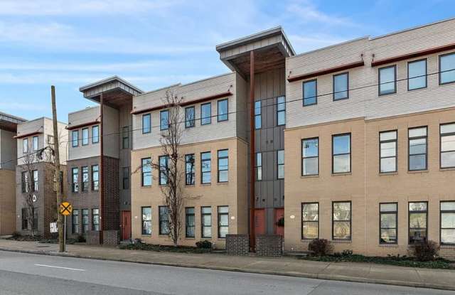 1225 4th Ave S #204