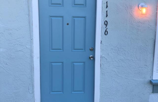 1196 Minnet Court NE