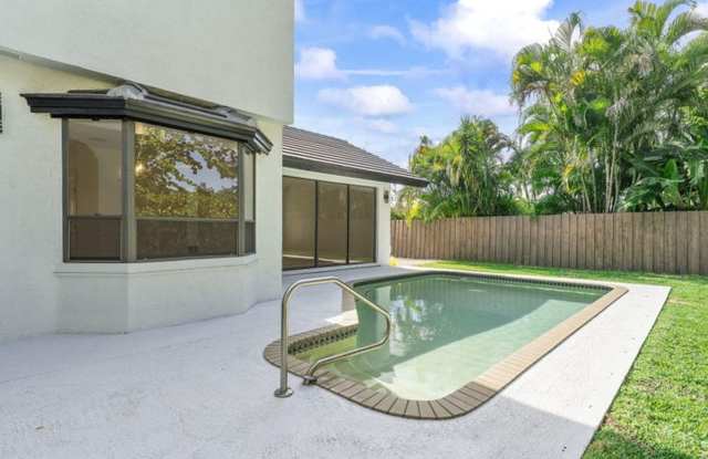 150 Lucina Drive, Hypoluxo, FL 33462