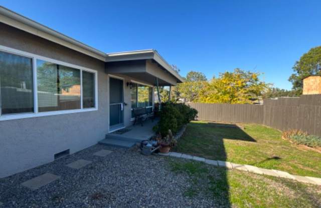 1011 1/2 Eucalyptus Ave 1/2 - 1011 Eucalyptus Avenue, Vista, CA 92084