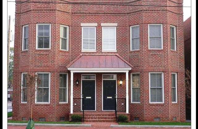 19 S Plum St