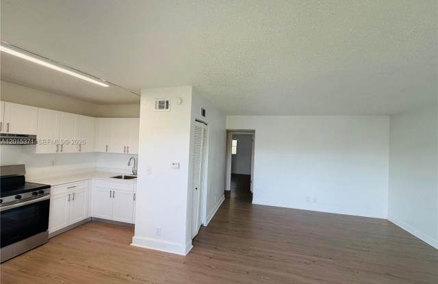 351 Nw 42ND CT