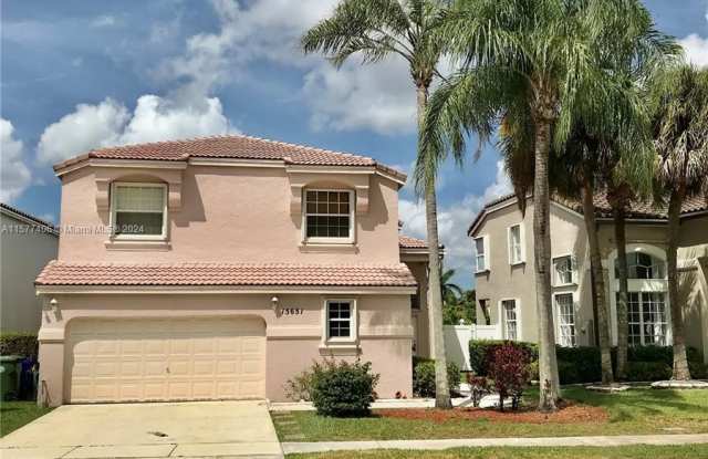 15651 NW 5th St