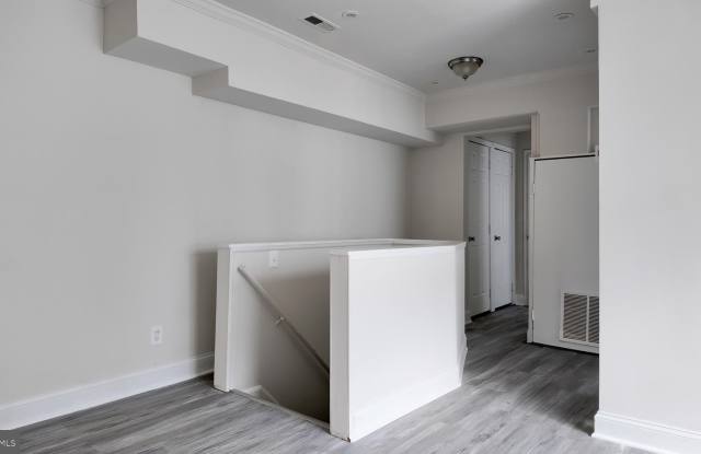 4306 HALLEY TERRACE PLACE SE unit: 1