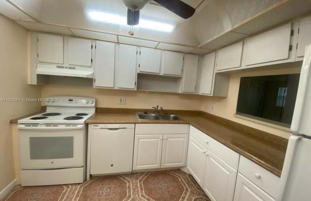 6890 Royal Palm Blvd