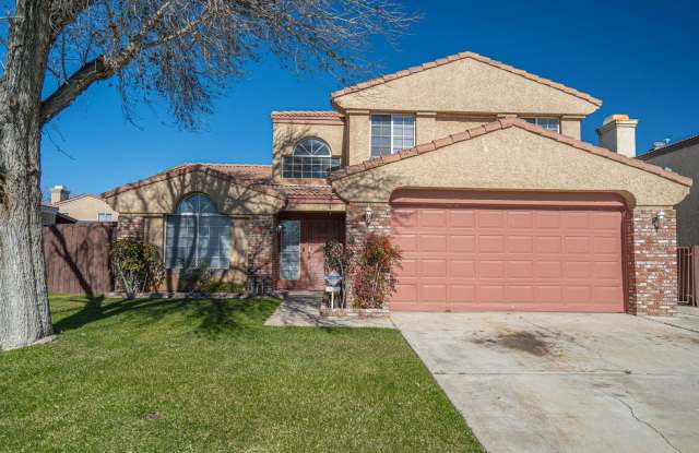 Photo of Beautiful 4 Bedroom Lancaster Home with Desirable Amenities!