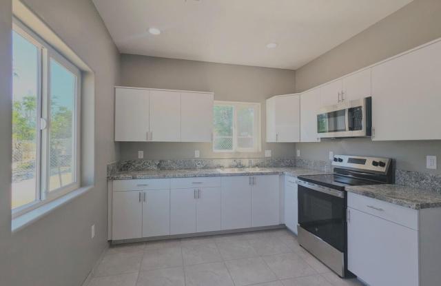 Photo of 231 W 22nd Street unit: 2