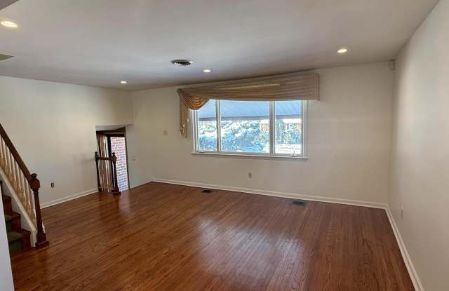 240 SWEETBRIAR Circle