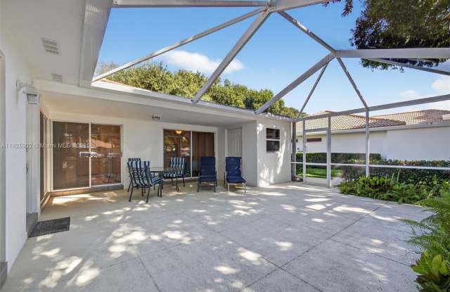 7102 Geminata Oak Ct