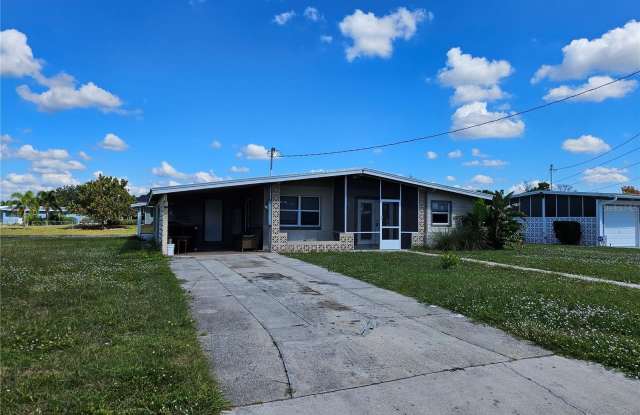 125 POINSETTIA CIRCLE NE