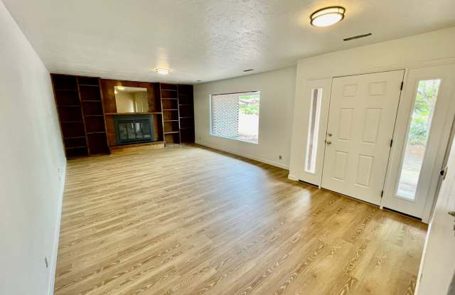 Remodeled Three Bedroom Home in Desirable Bloomington