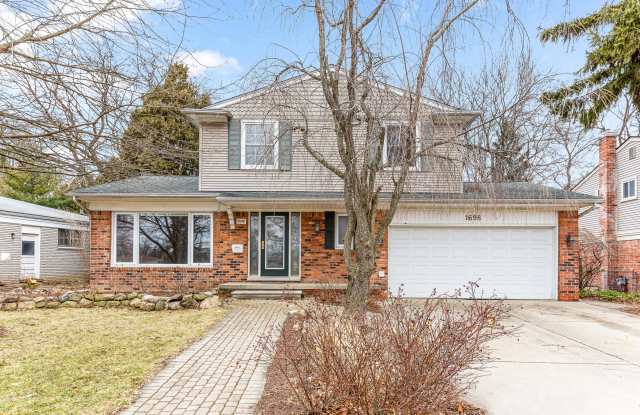 1698 Lexington Street