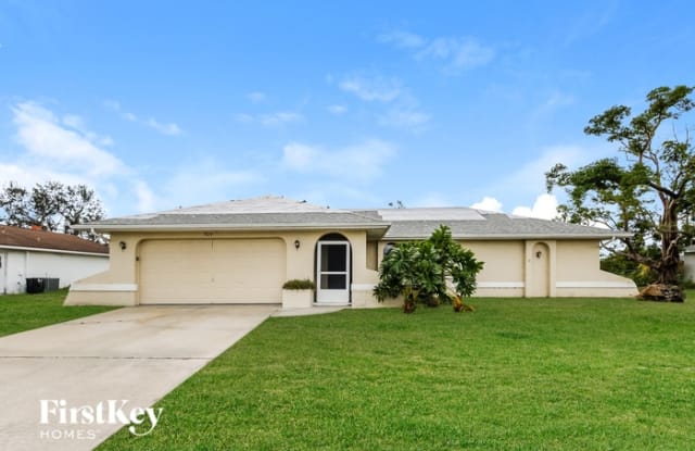 924 Southeast 23rd Street - 924 Southeast 23rd Street, Cape Coral, FL 33990