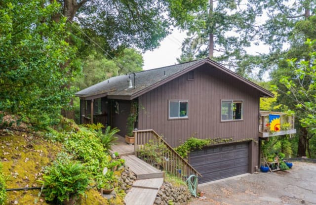 9667 Monroe Ave - 9667 Monroe Avenue, Aptos, CA 95003