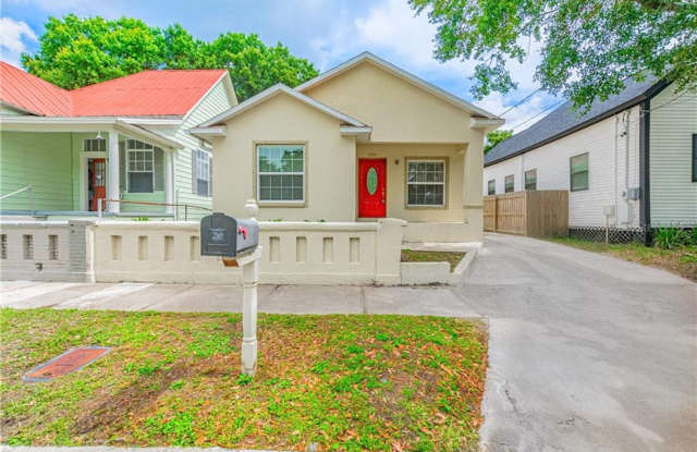 2321 W Beach St- Available 6/5/26