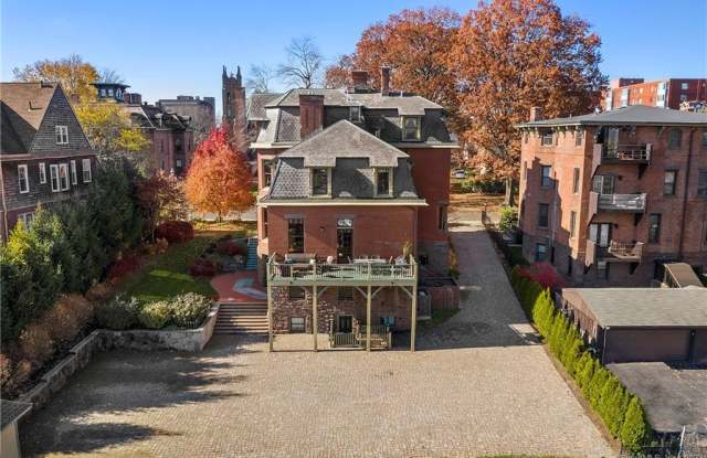 20 Charter Oak Place