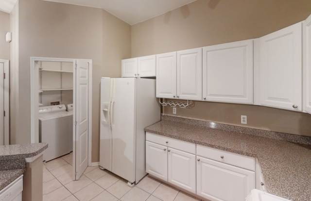 2797 South Knightsbridge Circle