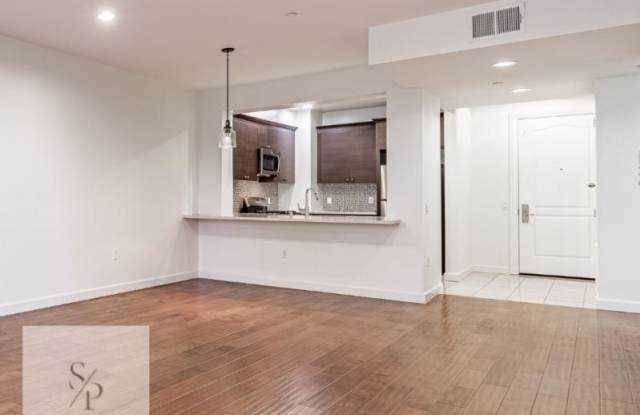 Photo of 991 Arapahoe St.