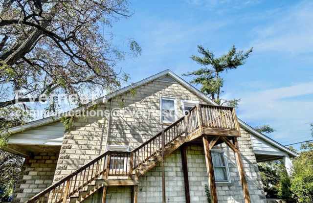 Photo of 901 East 9 Mile Road