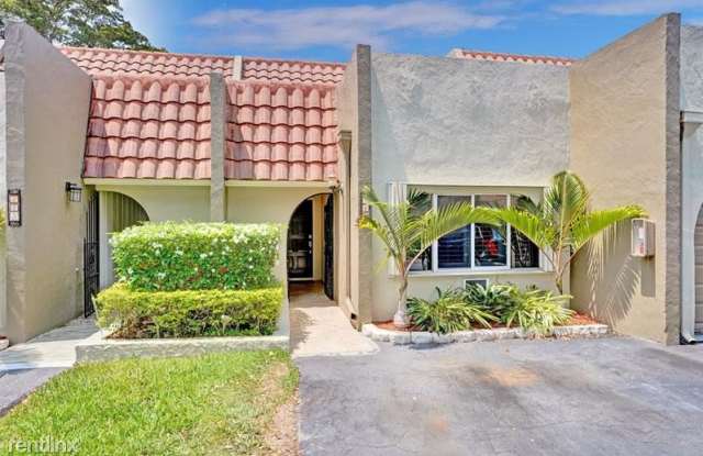 231 Jacaranda Dr - 231 Jacaranda Drive, Plantation, FL 33324