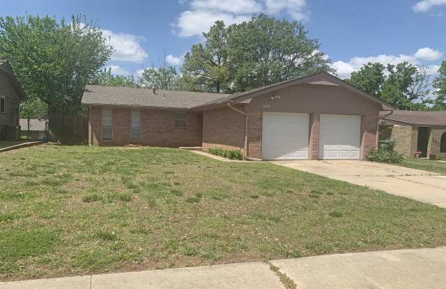 904 Glenwood Drive - 904 Glenwood Drive, Yukon, OK 73099