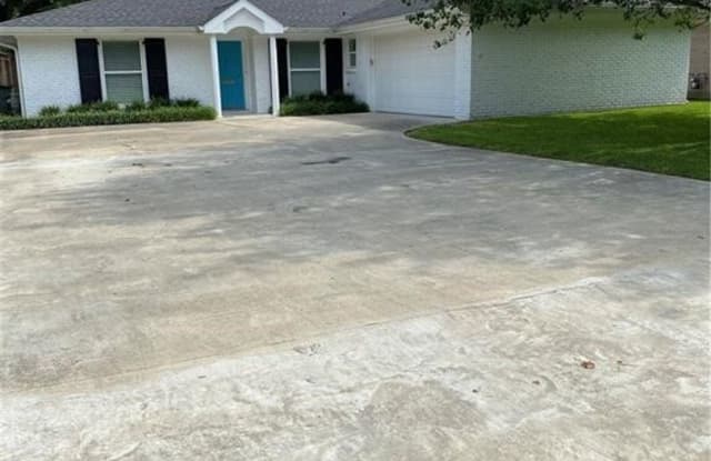 306 Jeannine Street - 306 Jeannine Street, Lake Charles, LA 70605