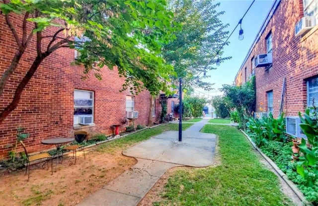 625 Dickson  ST Unit #2