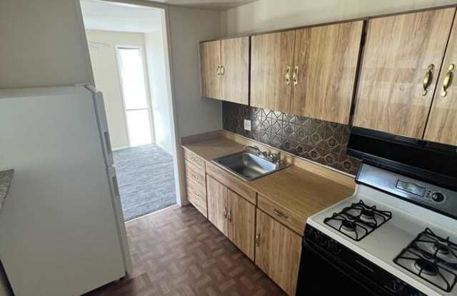 7208 Donnell Place c1