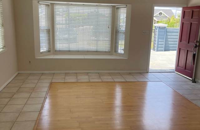 3BR/2BA By the beach.