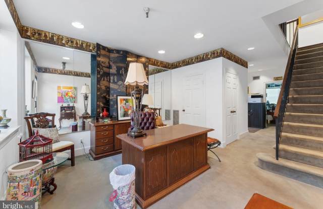 Photo of 423 N LEE Street