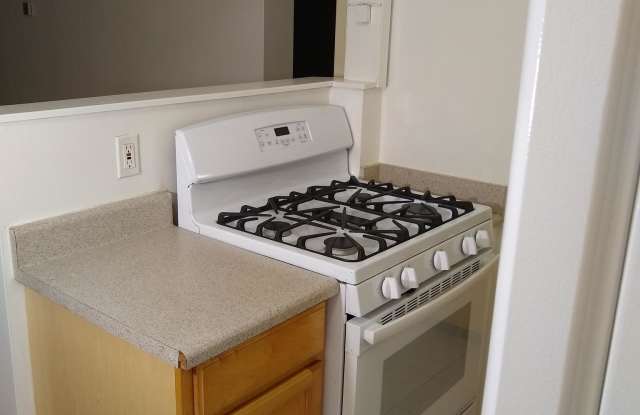 Photo of 737 Sutter Ave