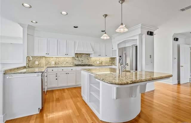 117 Paseo De Granada