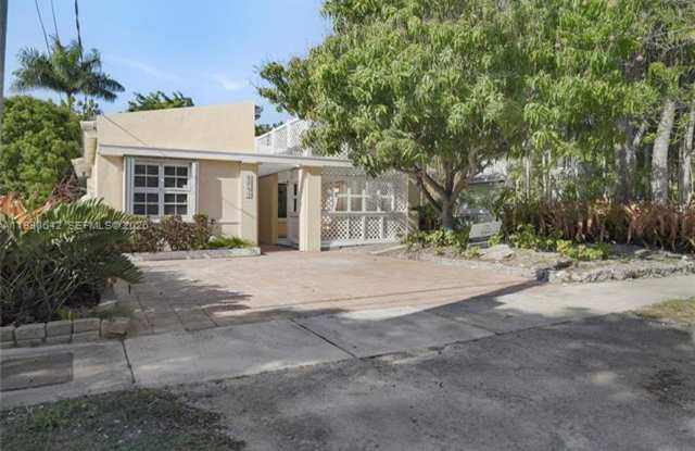 1845 Daytonia Rd MIAMI BEACH, FL 33141