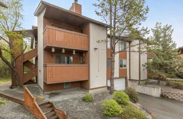7220 Huntsmen Cir