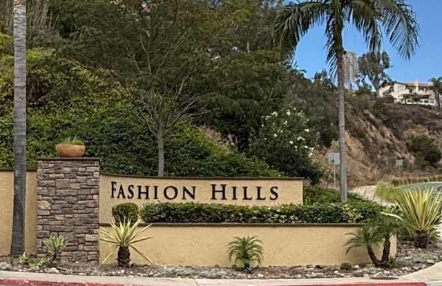 3BD 3BA Split Level Condo located in Mission Valley
