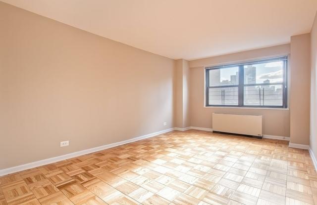 1371 1st Ave.